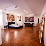 Luxury & Art A Due Passi Dall\'Universita Bocconi