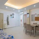 I Host Apartment - Della Torre 9