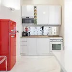 Cozy Apartment In The Green, Close To Blue And Red Metro
