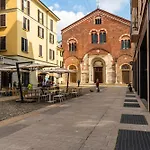 Youhosty - Anfiteatro 12