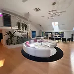Piscina Interna Privata E Spa A Milano