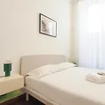 Bright Apartment In Porta Romana - Vannucci