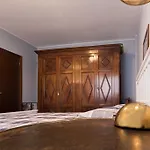 Mama House