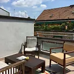 Suite 996