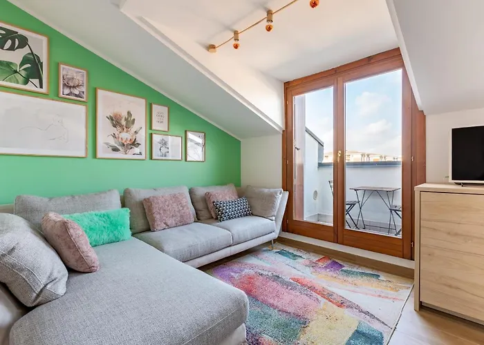 Cozy Studio W/Parking 5 Min Walk From The Bus Stop