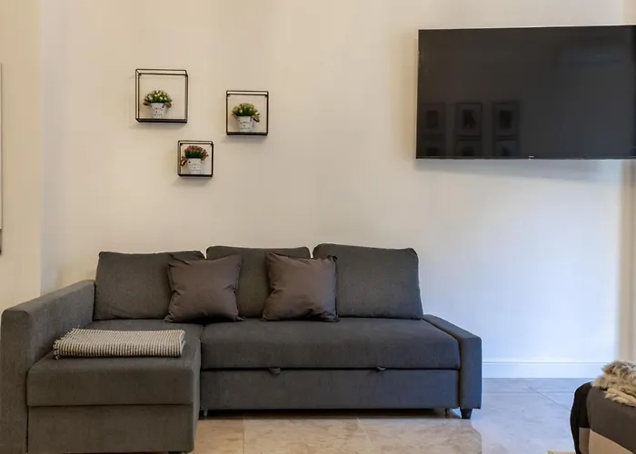 San Babila - Luxury Milanese Apartment