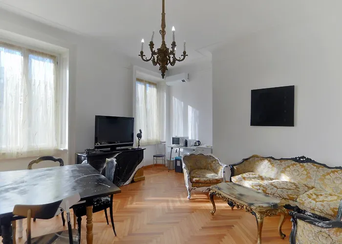 Duomo Di MilanoLa Casa Degli Artisti 5*