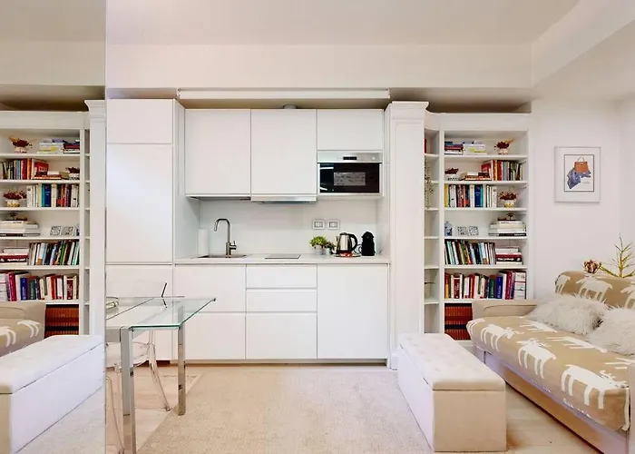 Mirrors House Chic Apartment In The City Center