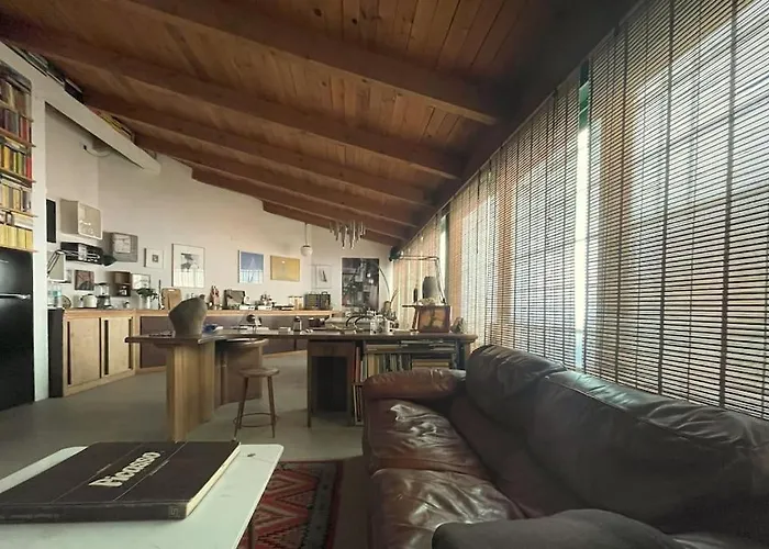 Charming Loft For Art Lovers