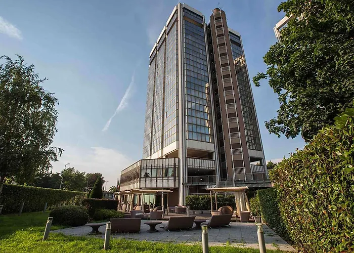 Best Western Plus The Hub Hotel
