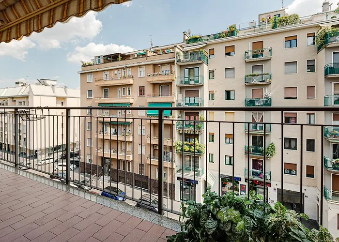 Cosy Studio With Balcony & Private Garage