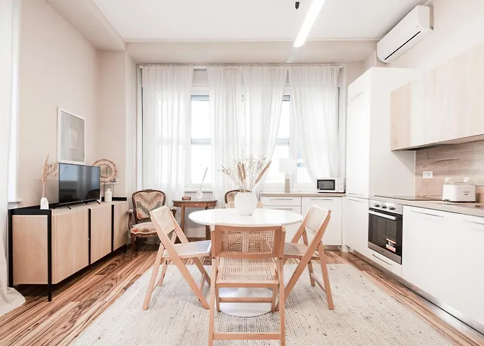 Easylife - Elegant Apartment 3 Mins From Duomo