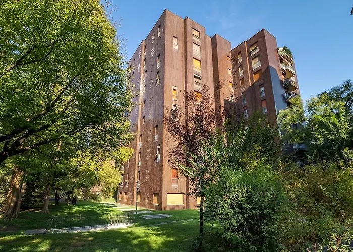 Cozy Apartment In The Green, Close To Blue And Red Metro