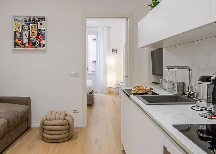 Art-Filled Apartment In Centro