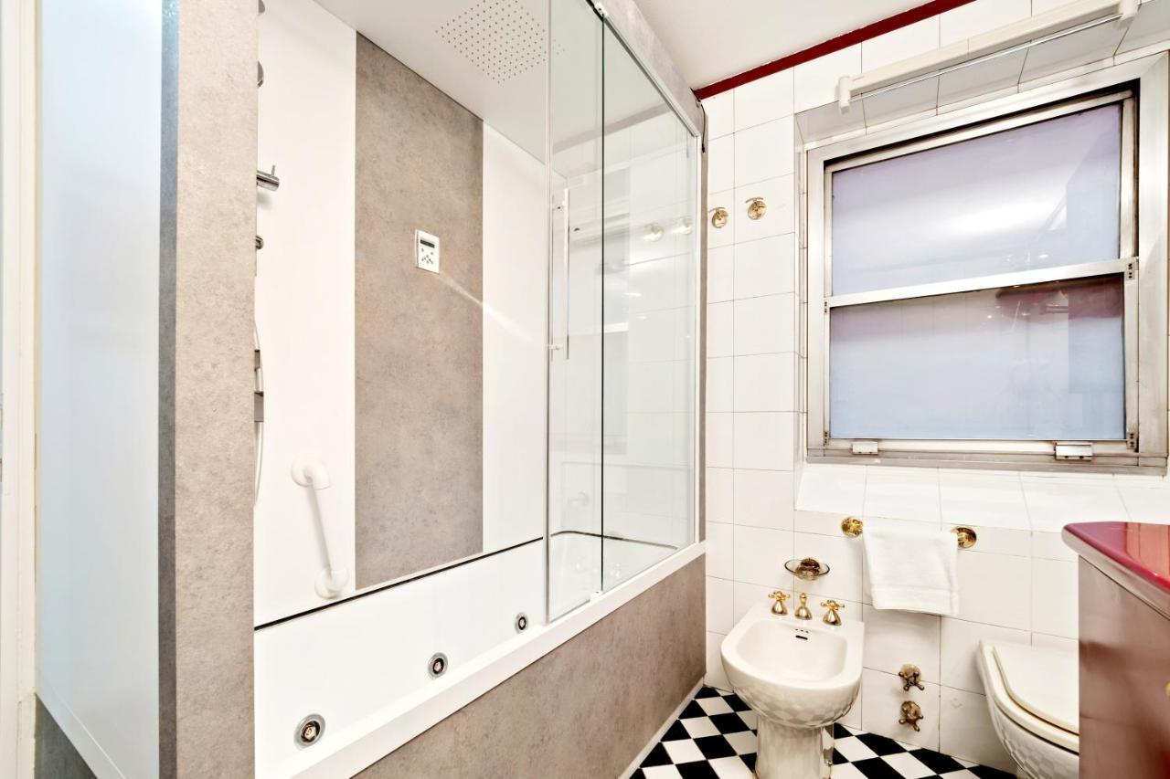 Apartment Rentopolis Piazza San Marco 1 Milan