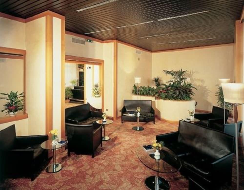 Mokinba Sant'ambroeus 3* Milan