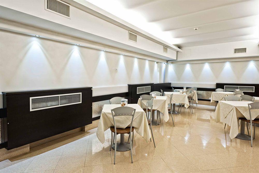 Ibis Styles Centro 3* Milan