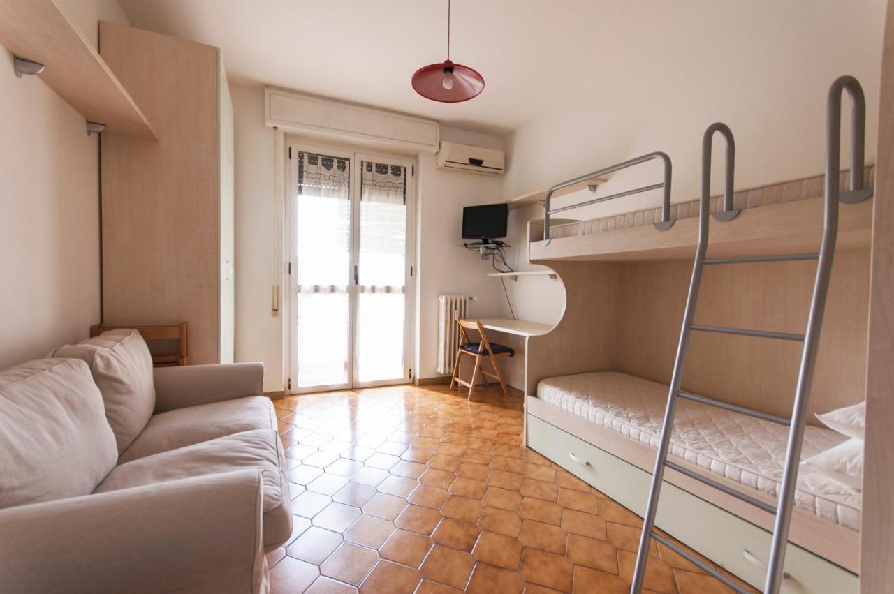 Light & Cozy Flat Near Navigli, Iulm, Bocconi Apartamento *