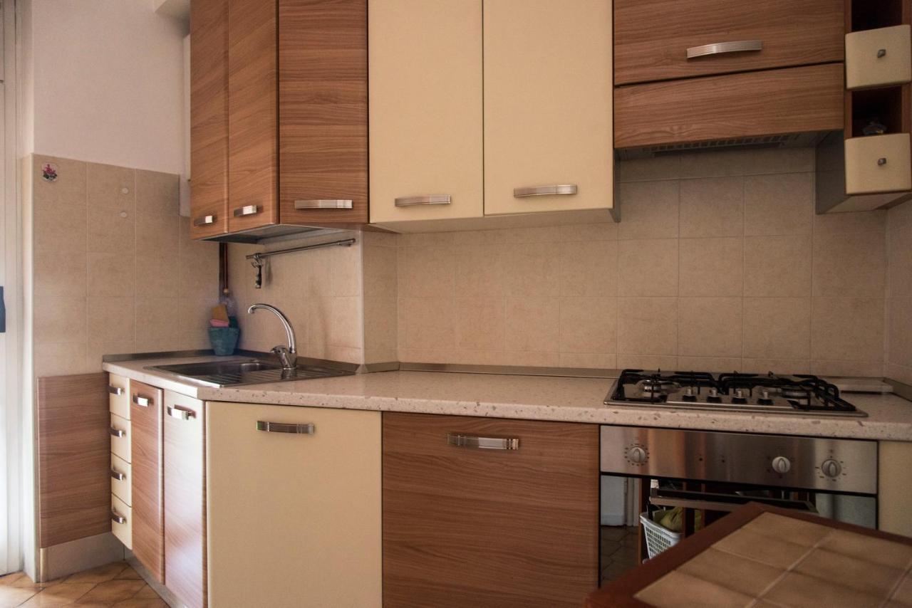 Light & Cozy Flat Near Navigli, Iulm, Bocconi Apartamento