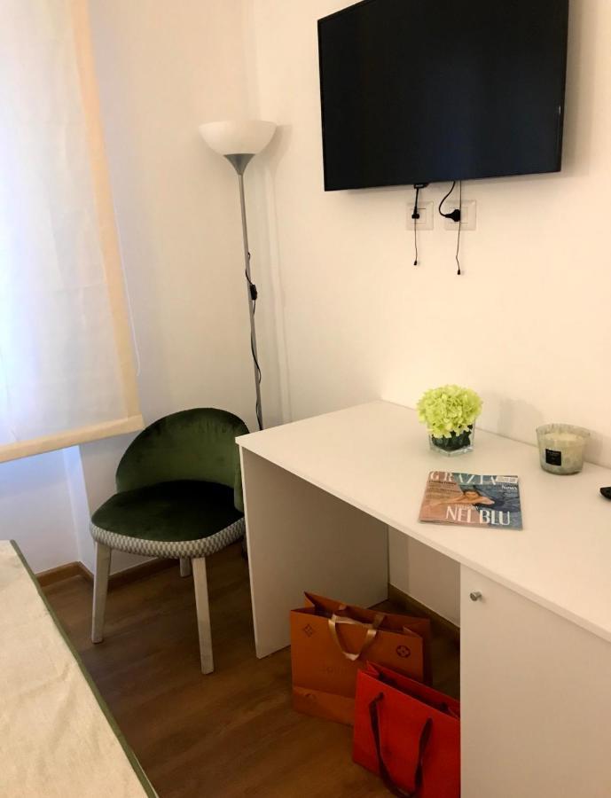 Flowers Guest house Milan