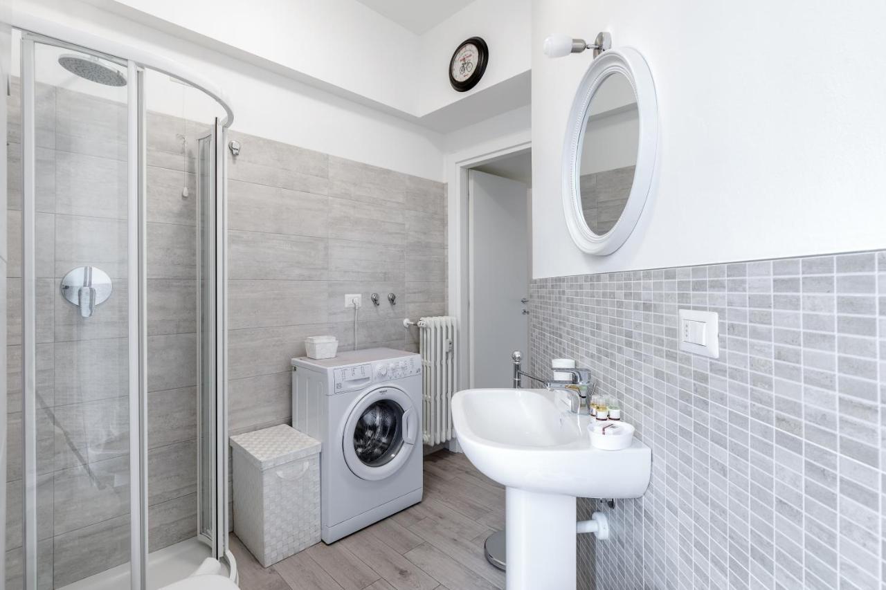 Appartamento Piazza De Angeli M1 Comfortable Flat With Balcony Milano