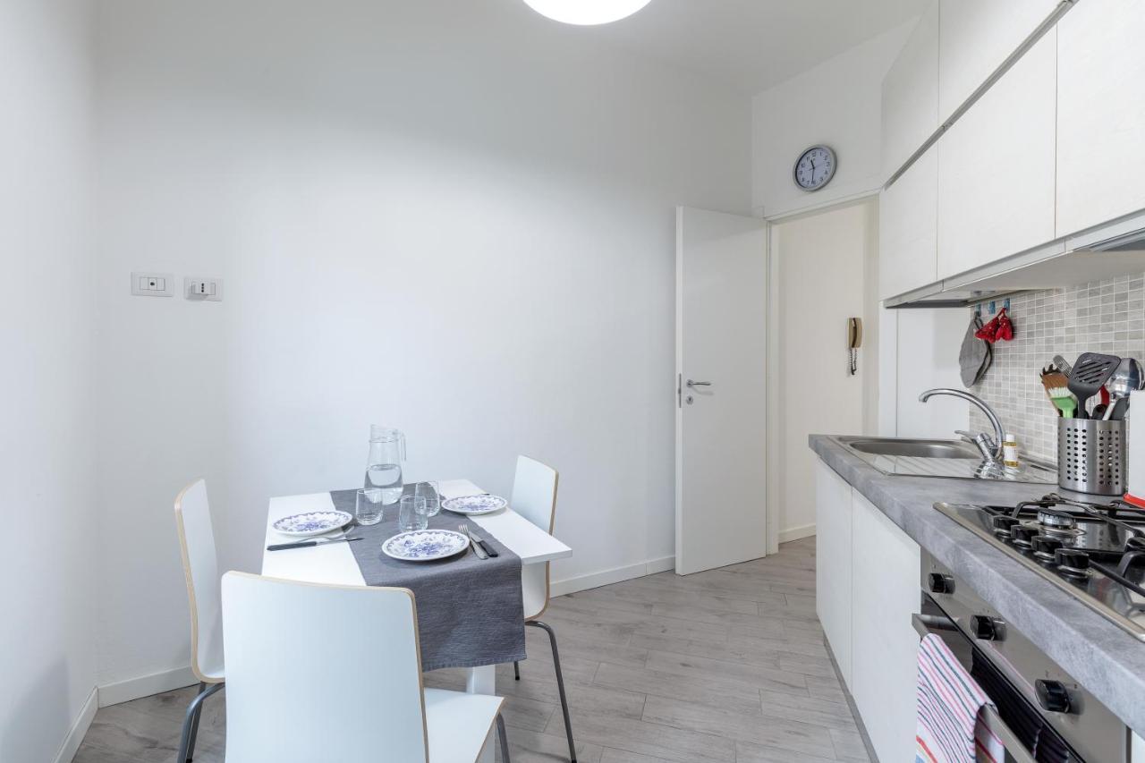 Piazza De Angeli M1 Comfortable Flat With Balcony Appartamento