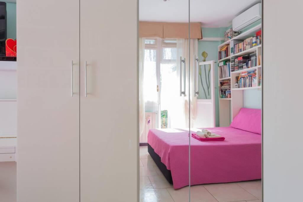 Guest house Bright & Cozy With Balcony *