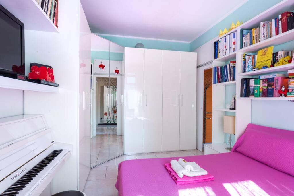 Guest house Bright & Cozy With Balcony Milan