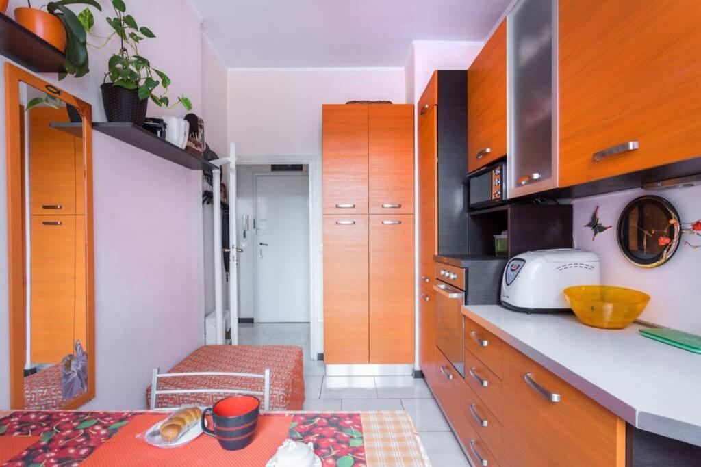 Guest house Bright & Cozy With Balcony