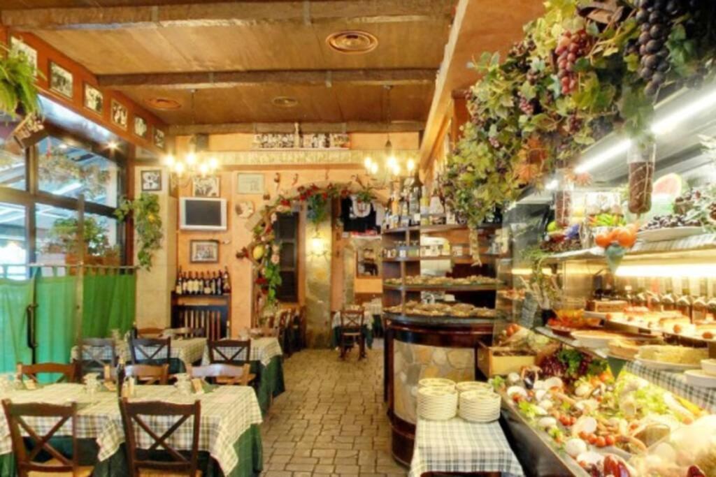 Guest house Bright & Cozy With Balcony Milan
