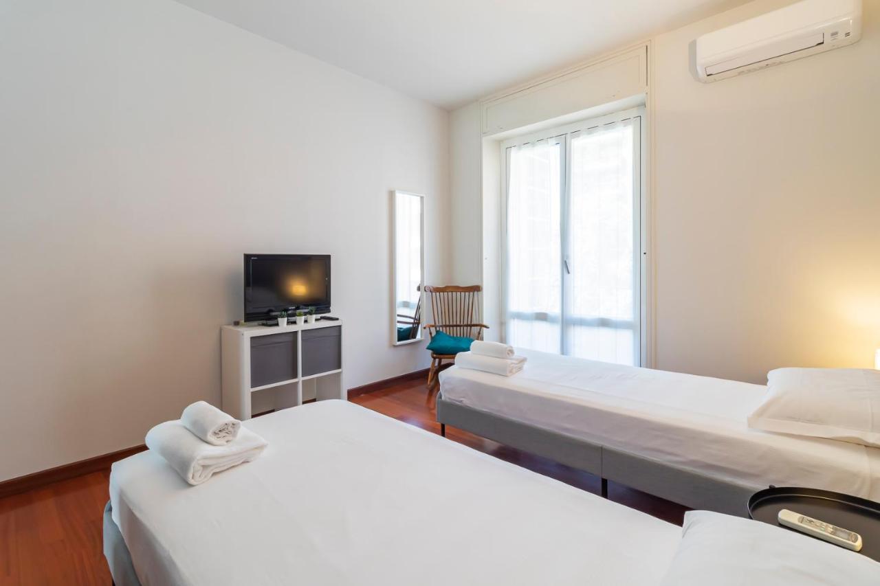 Altido Sleek Flat With Balcony, Walking Distance From Centre * Milão