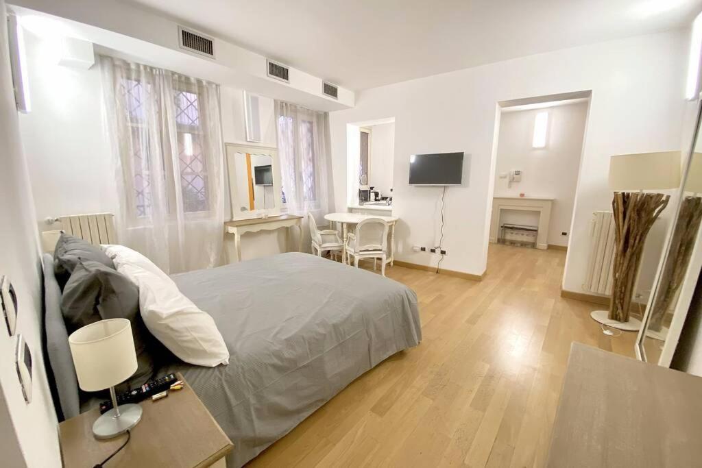 Boutique In Center: Duomo Scala Appartamento