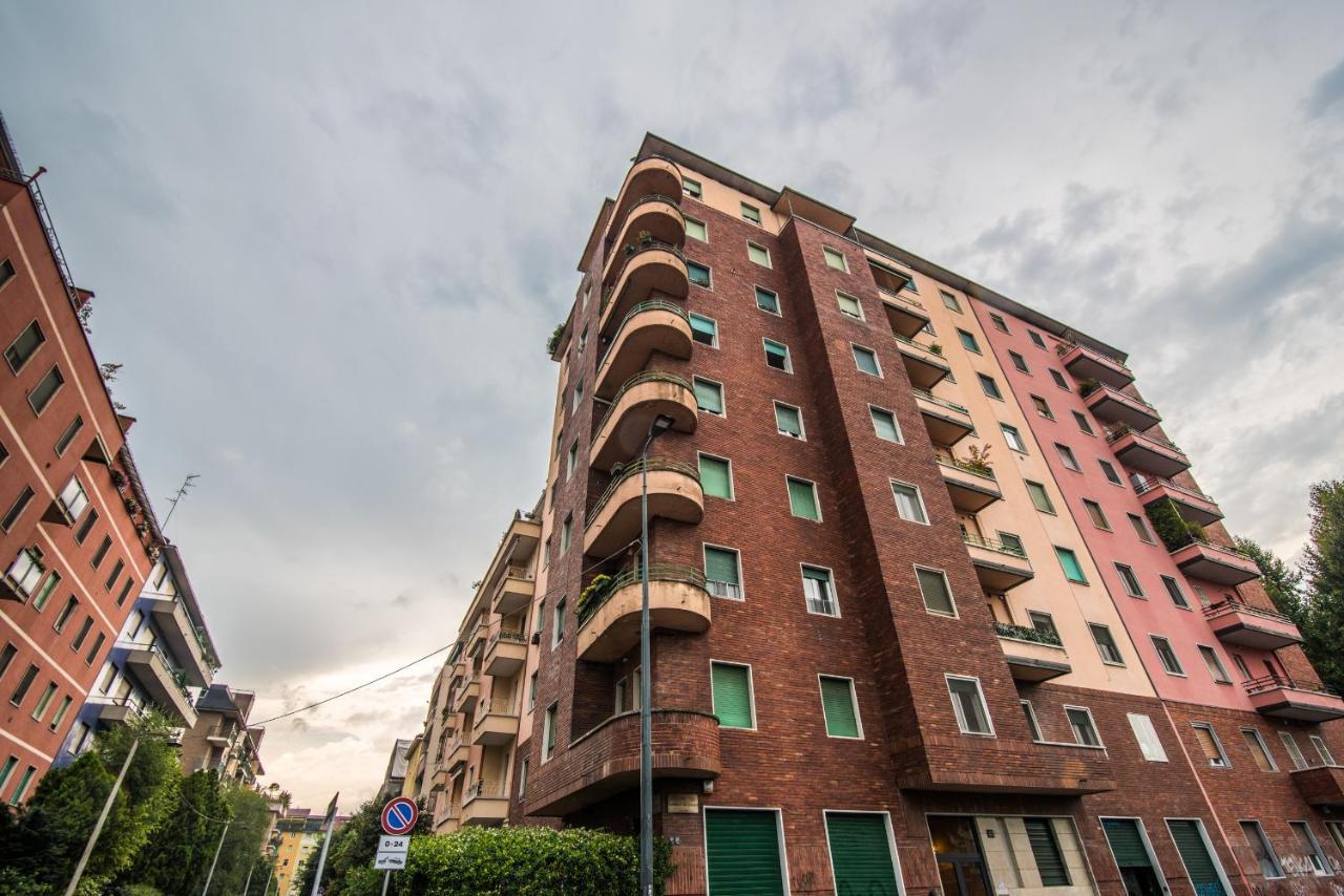 The Rent - Viale Corsica * Milan