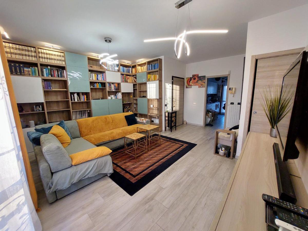 Apartment Luminoso A Pochi Minuti Da Duomo E Fiera *