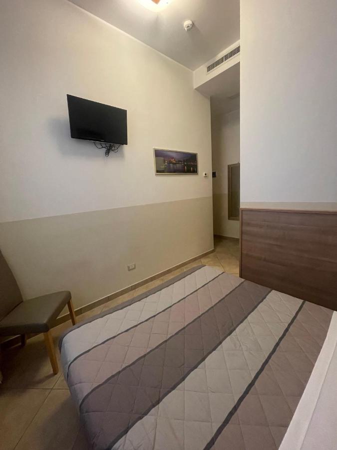 Montecarlo 3* Milan