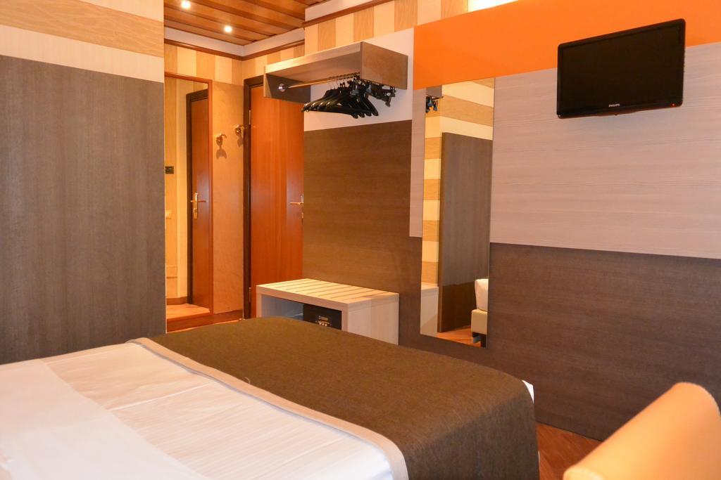 Metro Hotel
