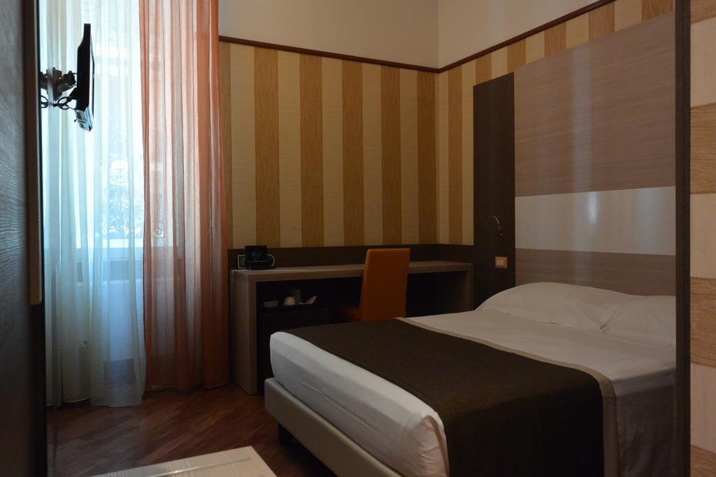 Hotel Metro 3*