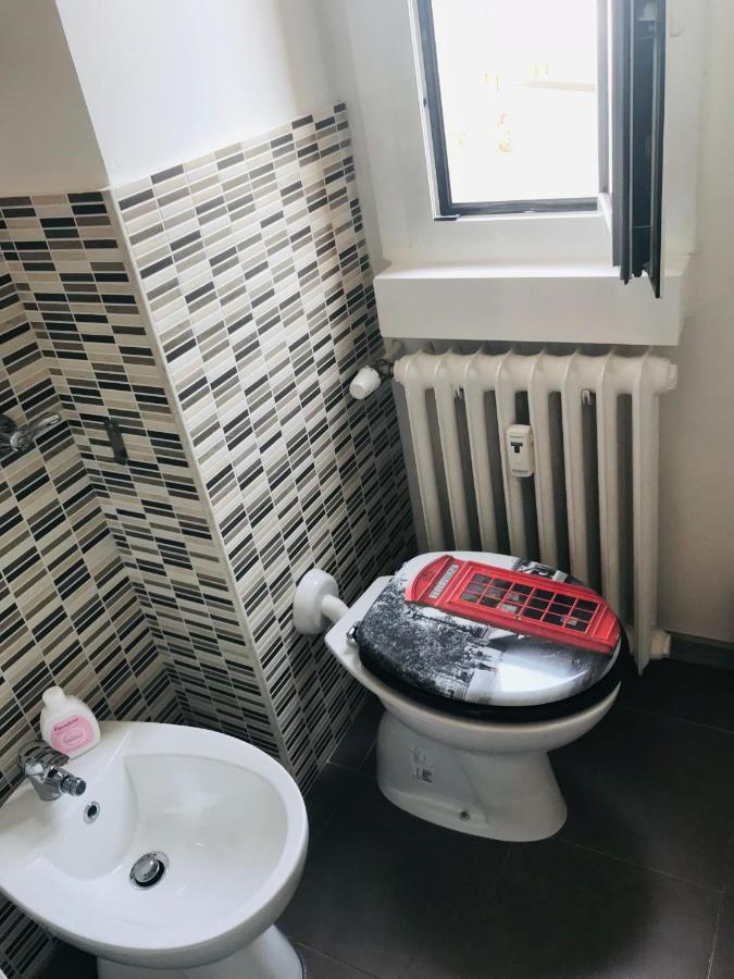 Cozy 3 Km Away From Duomo Apartment Milan