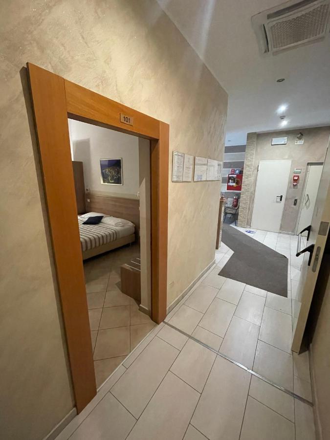 Montecarlo 3* Milan