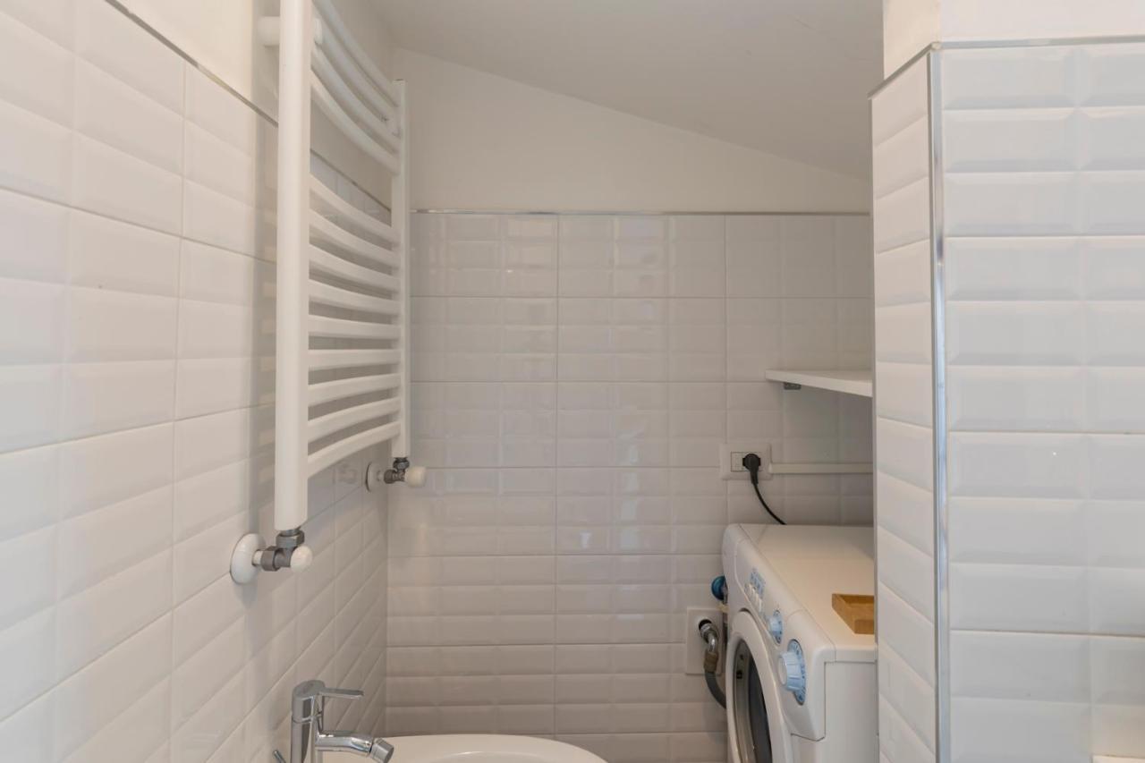 Apartment Lovely - Duomo - Amedei Milan