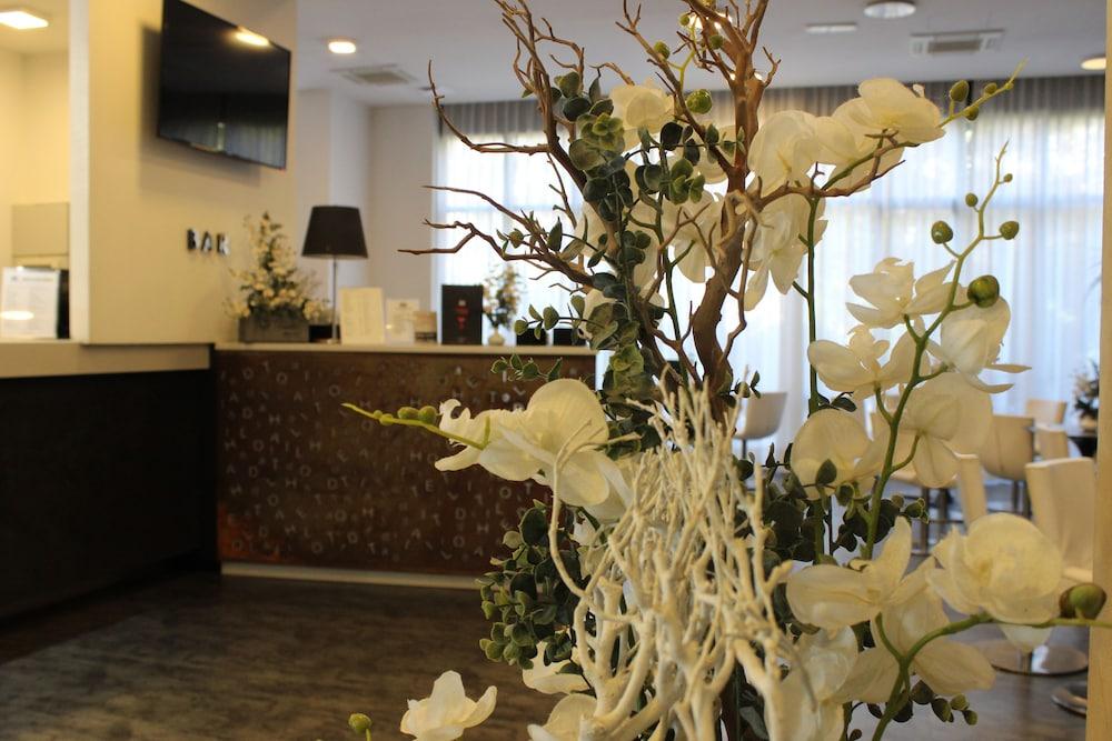 Ih Lorenteggio Hotel Milan