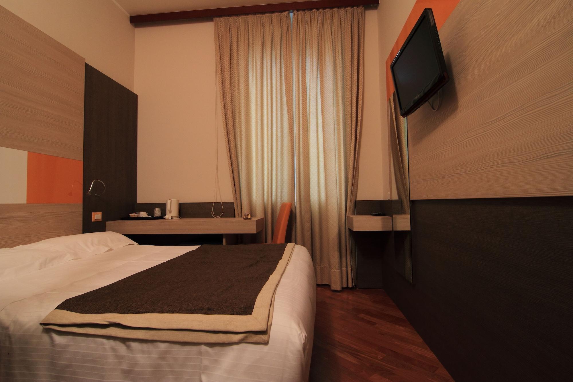 Metro Hotel