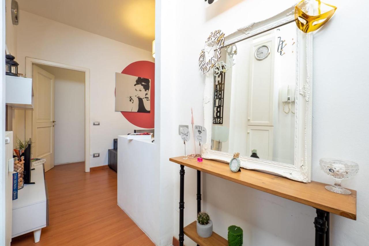 Navigli Apartment- Hosted By Sweetstay Apartamento