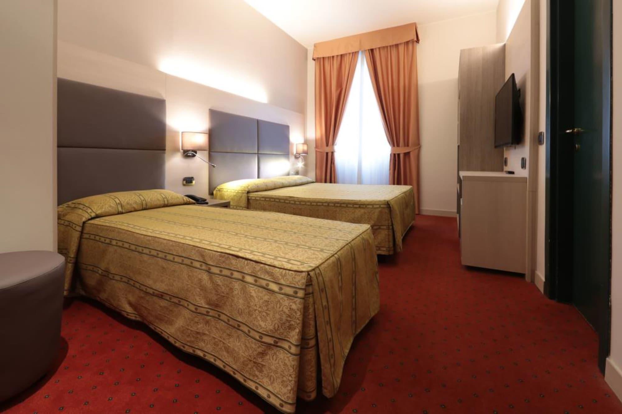 Campion Hotel 3*