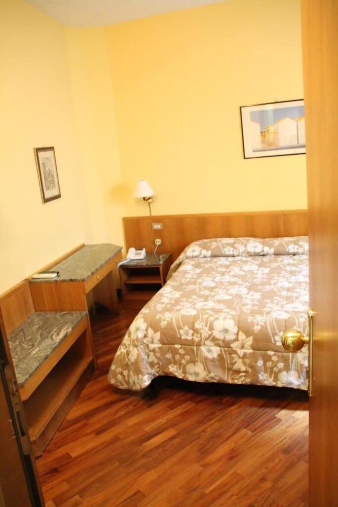 Vecchia Hotel