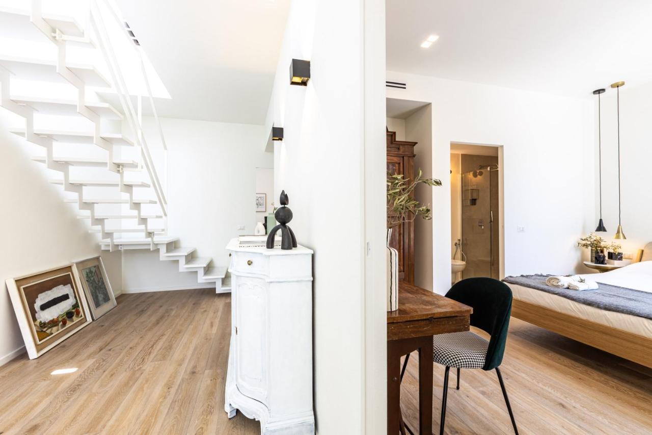*villa Olivo*with Private Terrace & Jacuzzi + 3bedrooms * Milan