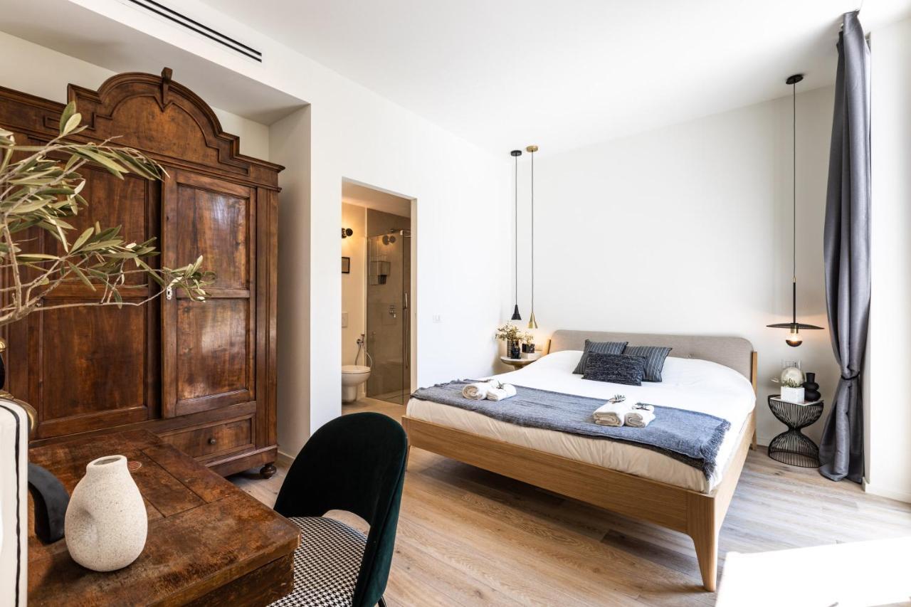 *villa Olivo*with Private Terrace & Jacuzzi + 3bedrooms * Milan