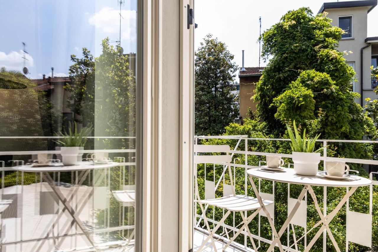 Holiday home *villa Olivo*with Private Terrace & Jacuzzi + 3bedrooms Milan