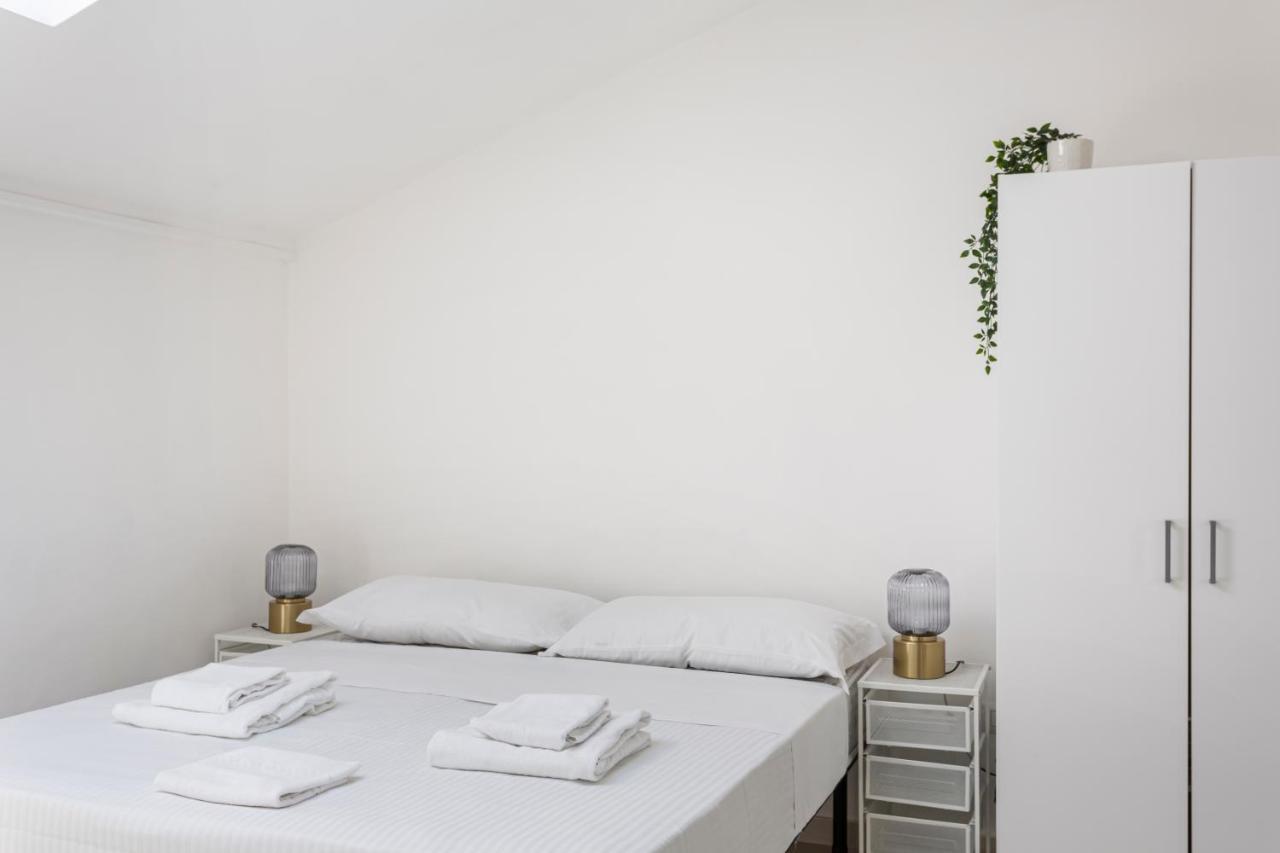 Studio Apt - Duomo 6 * Milão