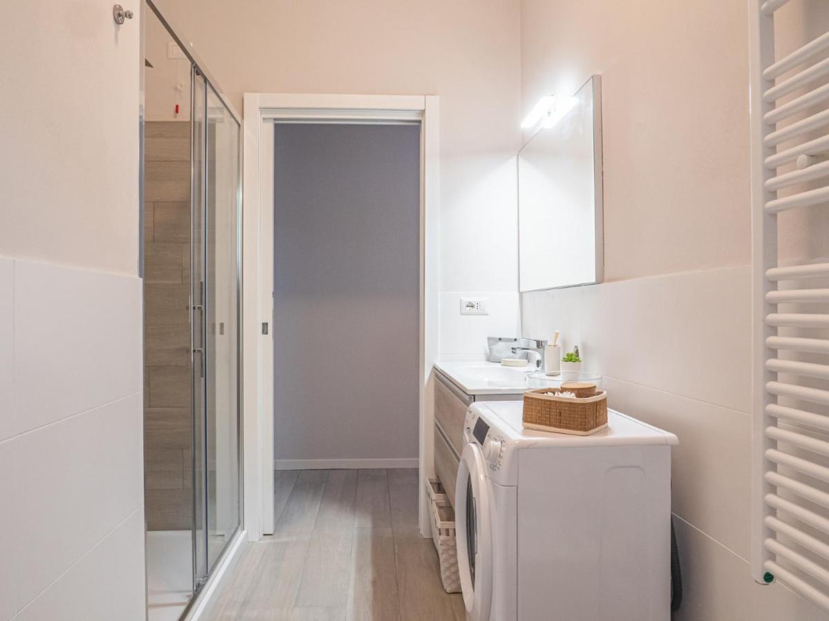 The Rent - With Balcony In Downtown * Milan